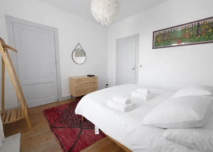 Beautiful With Terrace Apartment *