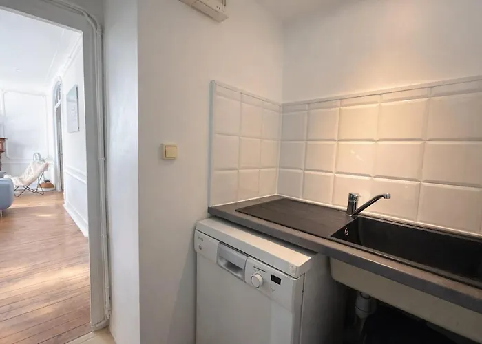 Beautiful With Terrace Apartment